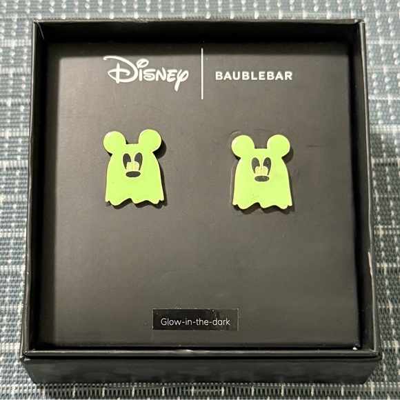 NEW | DISNEY x BAUBLEBAR | Glow-In-The-Dark Mickey Mouse Ghost Stud Earrings - Picture 1 of 3